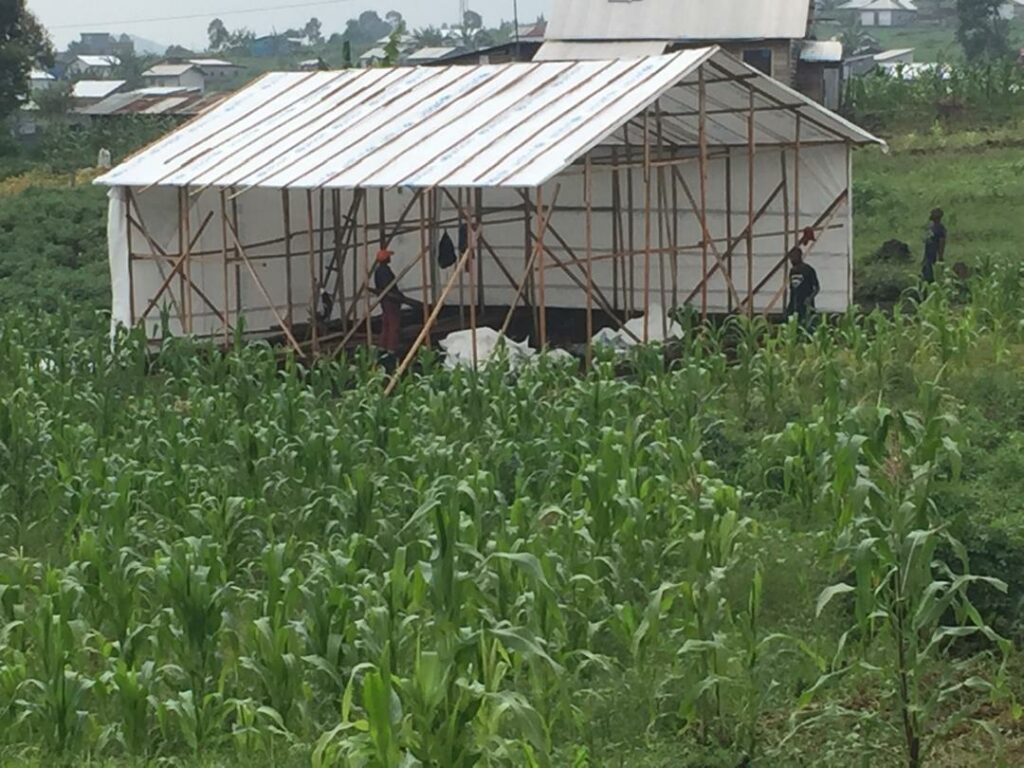 Tujiunge, construction de l'école